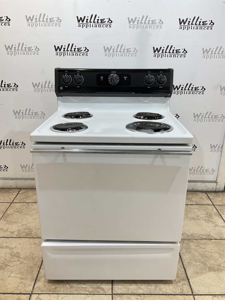 Ge Used Electric Stove 220volts (40/50 AMP) 30inches {no cord} (White/Black) 