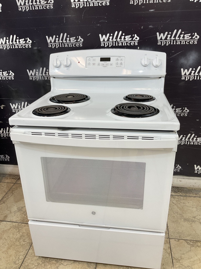 Ge Used Electric Stove 220volts (40/50 AMP) 30inches {4 prong} (White)