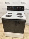 Whirlpool Used Electric Stove 220volts (40/50 AMP) 30inches {3 prong} (White/Black) 