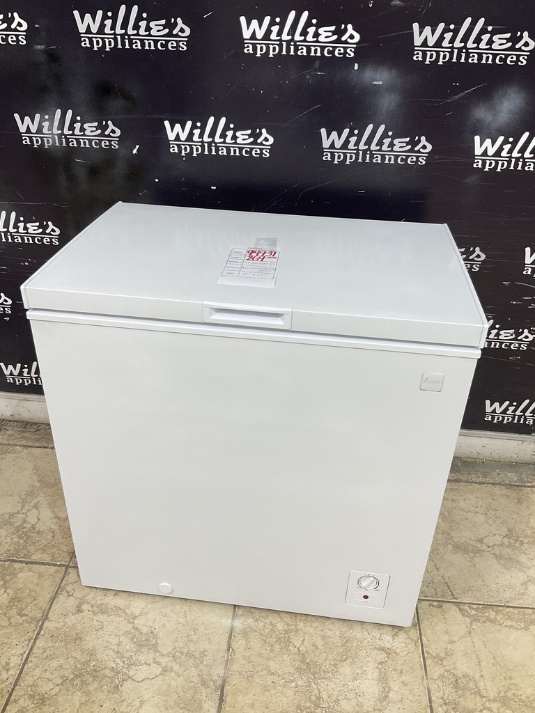 Avanti Used Freezer Chest 32 1/2” x 33 1/2” (White) 