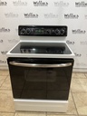 Ge Used Electric Stove 220volts (40/50 AMP) 30inches {no cord} (White/Black) 