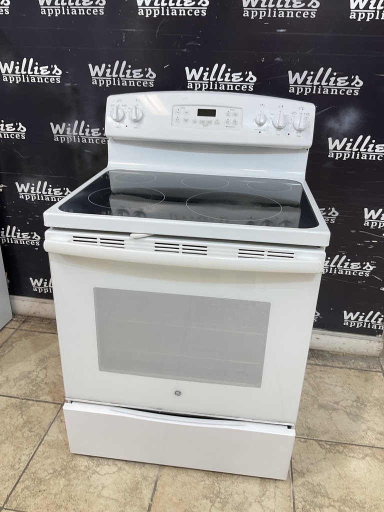 Ge Used Electric Stove 220volts (40/50 AMP) 30inches {3 prong} (White) 