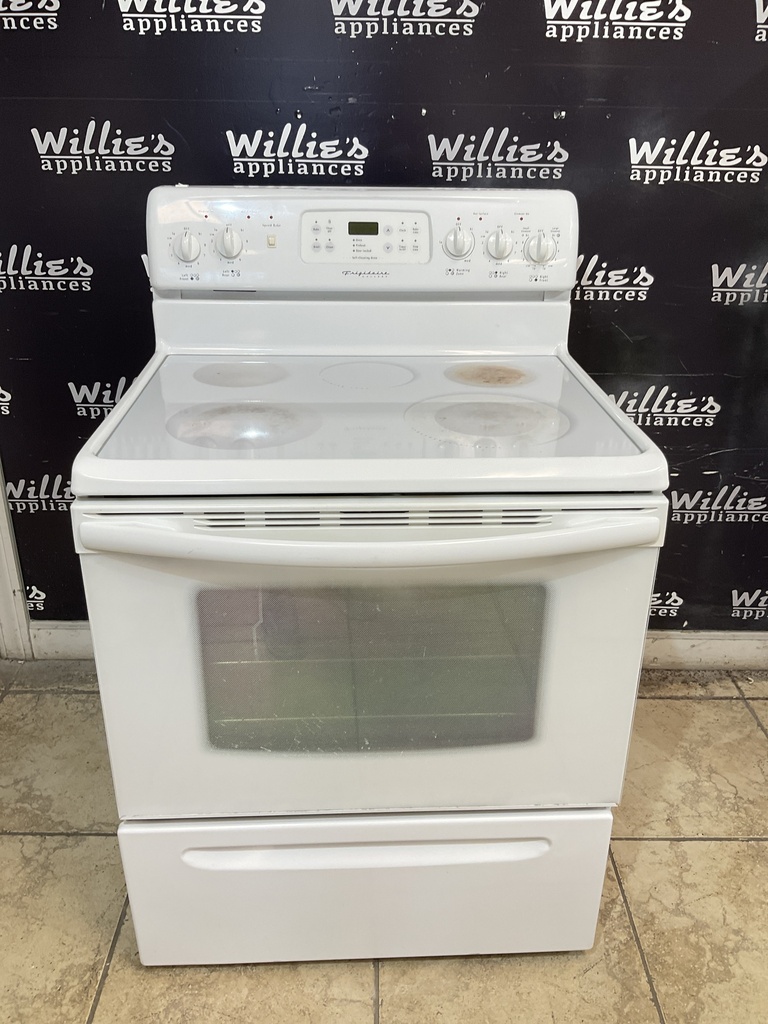 Frigidaire Used Electric Stove 220volts (40/50 AMP) 30inches {3 prong} (White) 