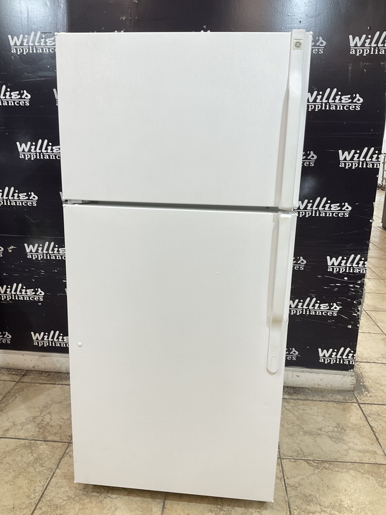 Ge Used Refrigerator Top and Bottom 28x62 (White)