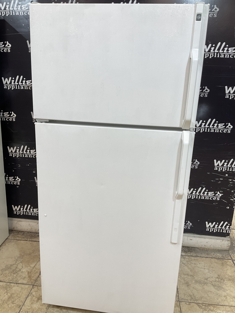 Ge Used Refrigerator Top and Bottom 28x61 1/2” (White) 