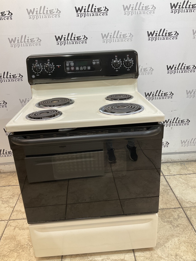 Ge Used Electric Stove 220volts (40/50 AMP) 30inches {no cord} (Bisque/Black) 