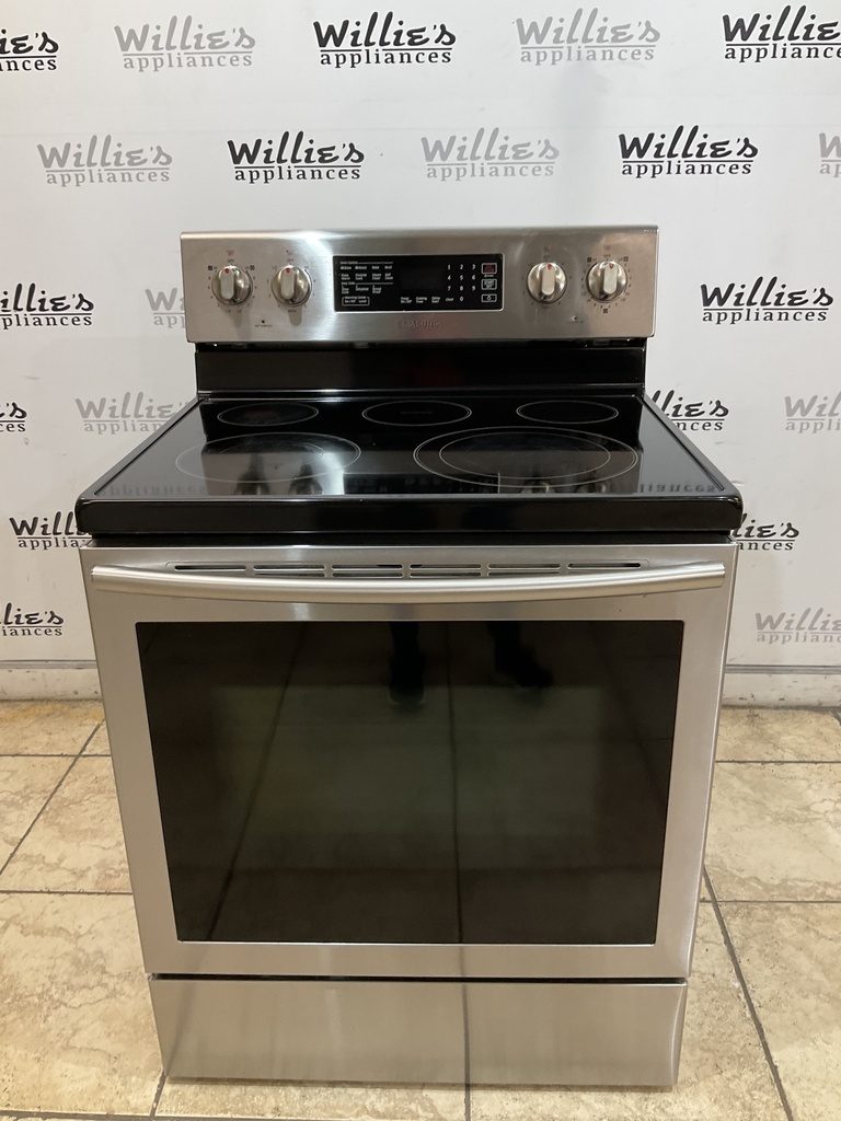 Samsung Used Electric Stove 220volts (40/50 AMP) 30inches {3 prong} (Stainless steel) 