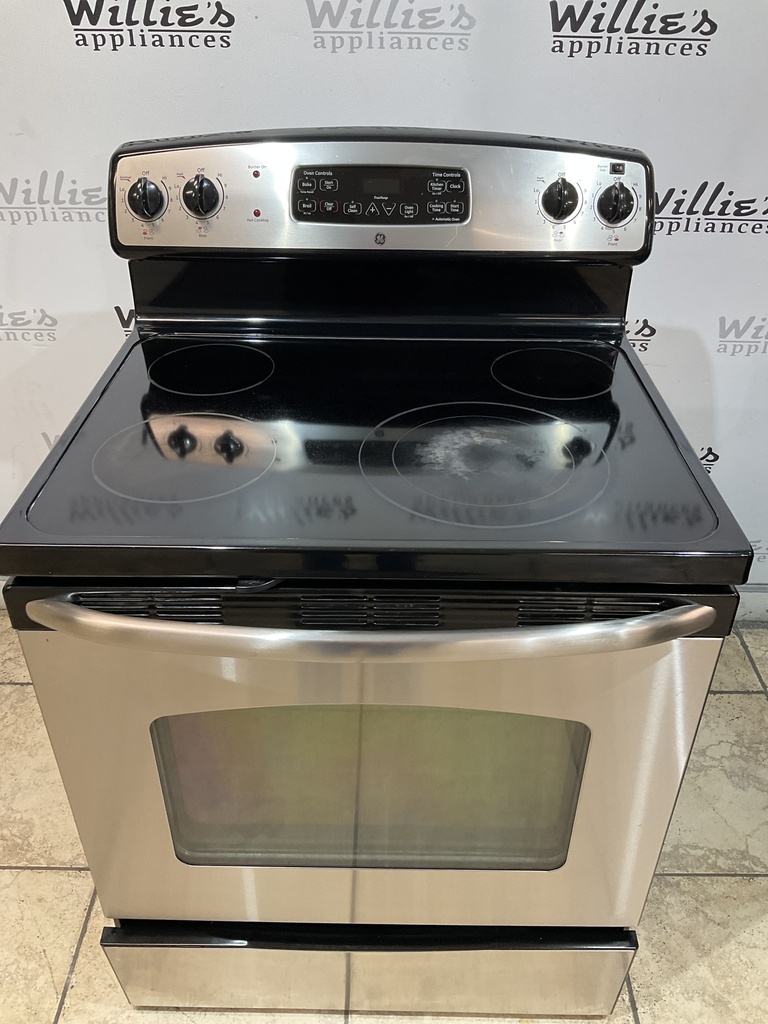 Ge Used Electric Stove 220volts (40/50 AMP) 30inches {3 prong} (Stainless steel) 