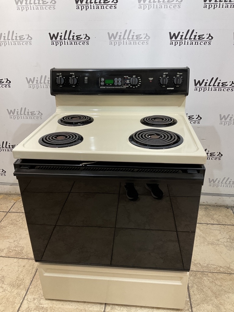 Hotpoint Used Electric Stove 20volts (40/50 AMP) 30inches {no cord} (Bisque/Black) 