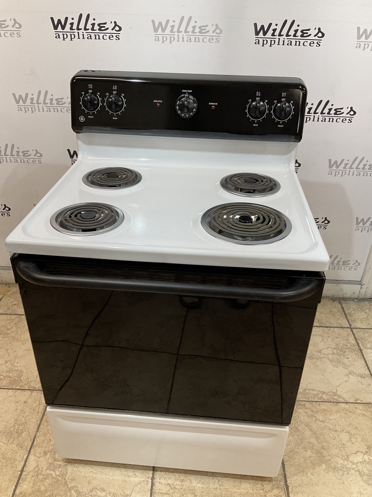 Ge Used Electric Stove 220volts (40/50 AMP) 30inches {no cord} (White/Black) 