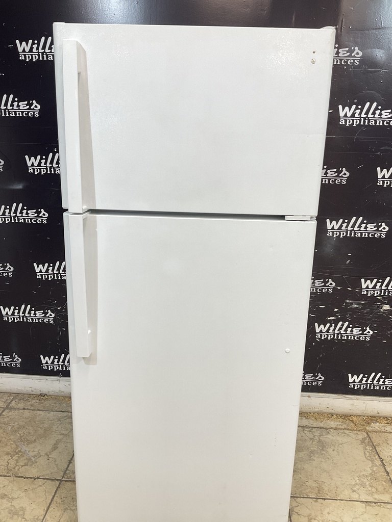 Ge Used Refrigerator Top and Bottom 28x64 (White) 