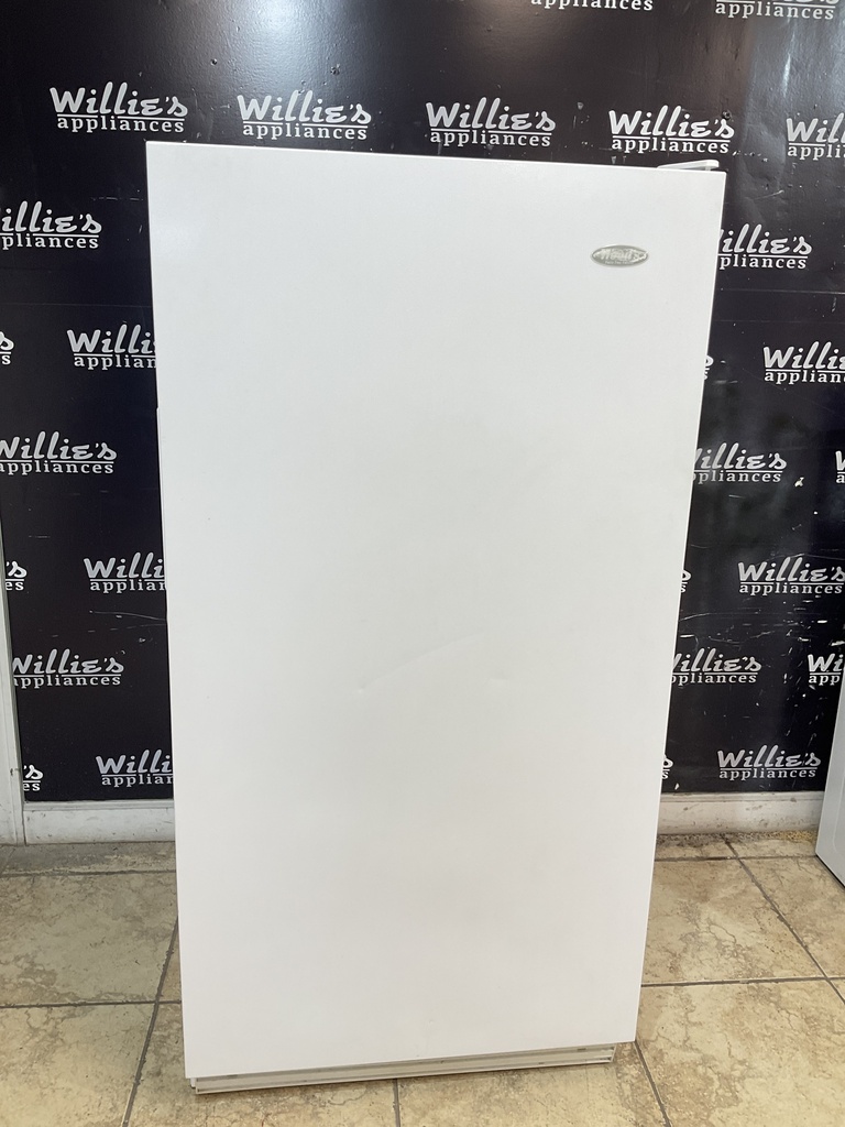 Wood’s Used Freezer Upright 30x60 (White) 