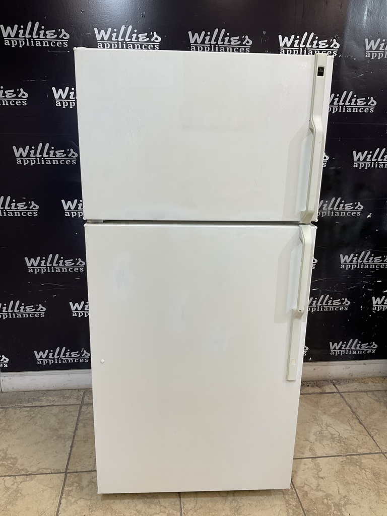 Hotpoint Used Refrigerator Top and Bottom 28x61 1/2” (White) 