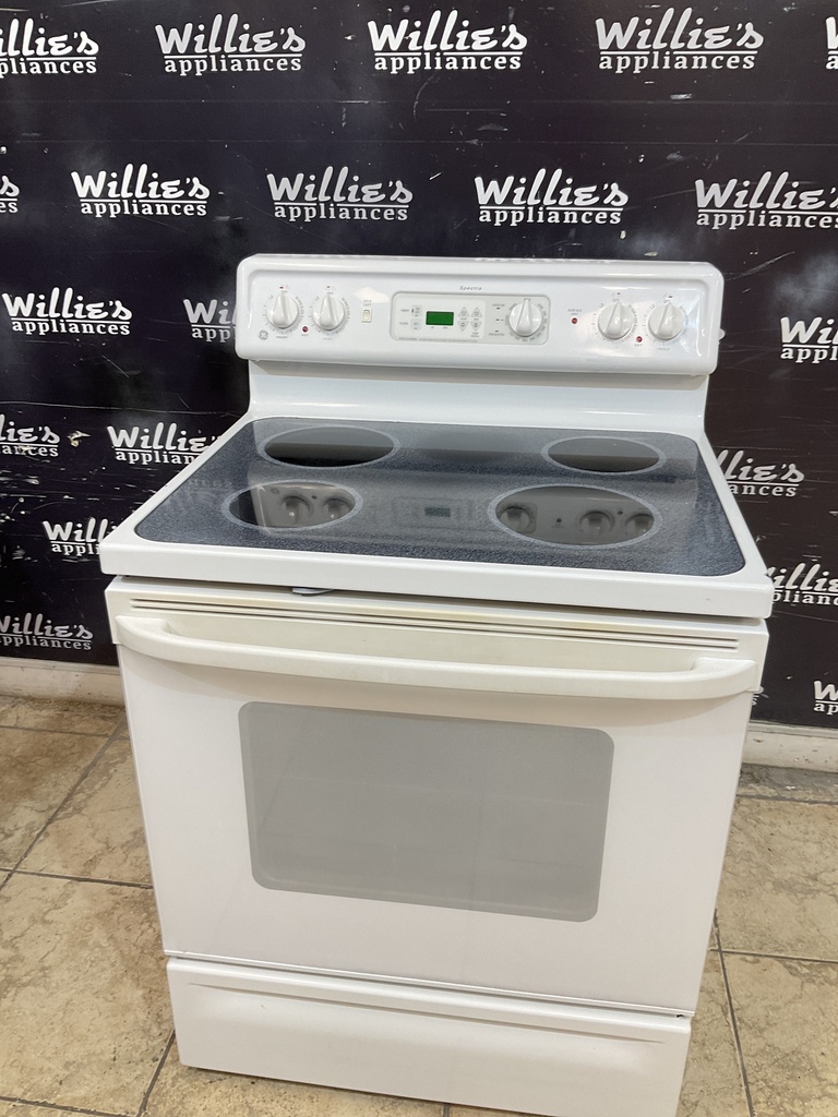 Ge Used Electric Stove 220volts (40/50 AMP) 30inches {no cord} (White) 