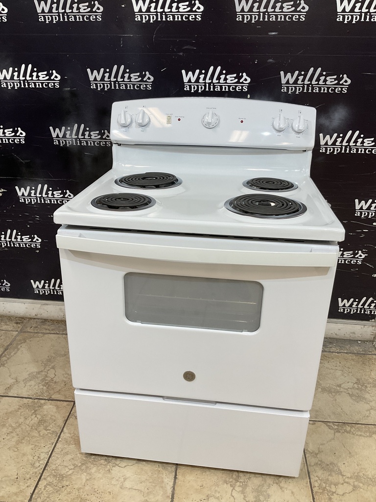 Ge Used Electric Stove 220volts (40/50 AMP) 30inches {3 prong} (White)