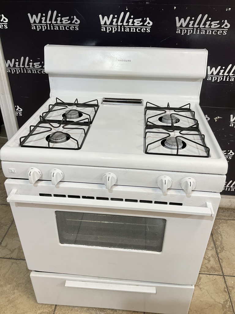 Frigidaire Used Natural Gas Stove 220volts (40/50 AMP) 30inches (White)