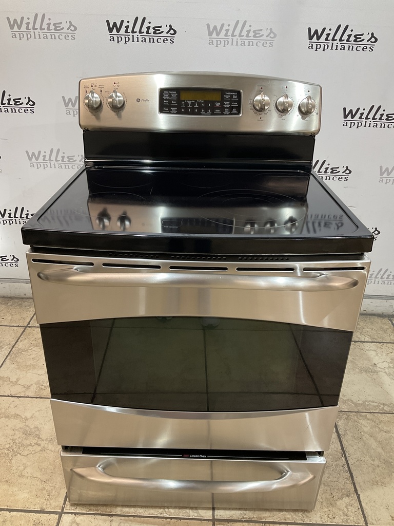 Ge Used Electric Stove 220volts (40/50 AMP) 30inches {3 prong} (Stainless steel) 