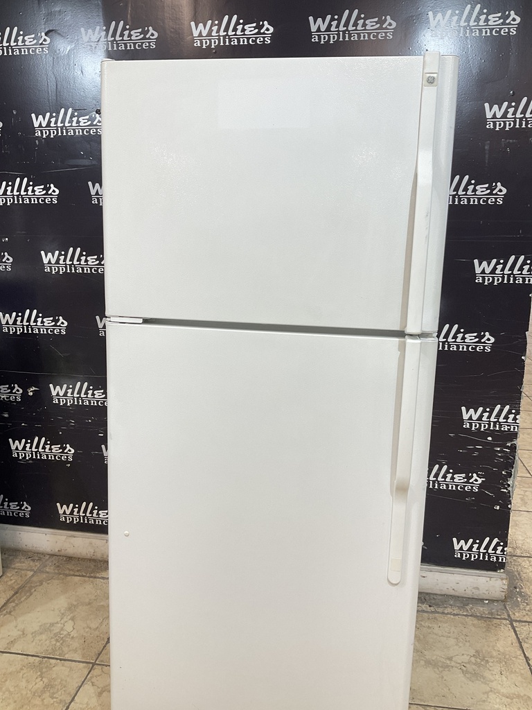 Ge Used Refrigerator Top and Bottom 30x66 1/2” (White) 