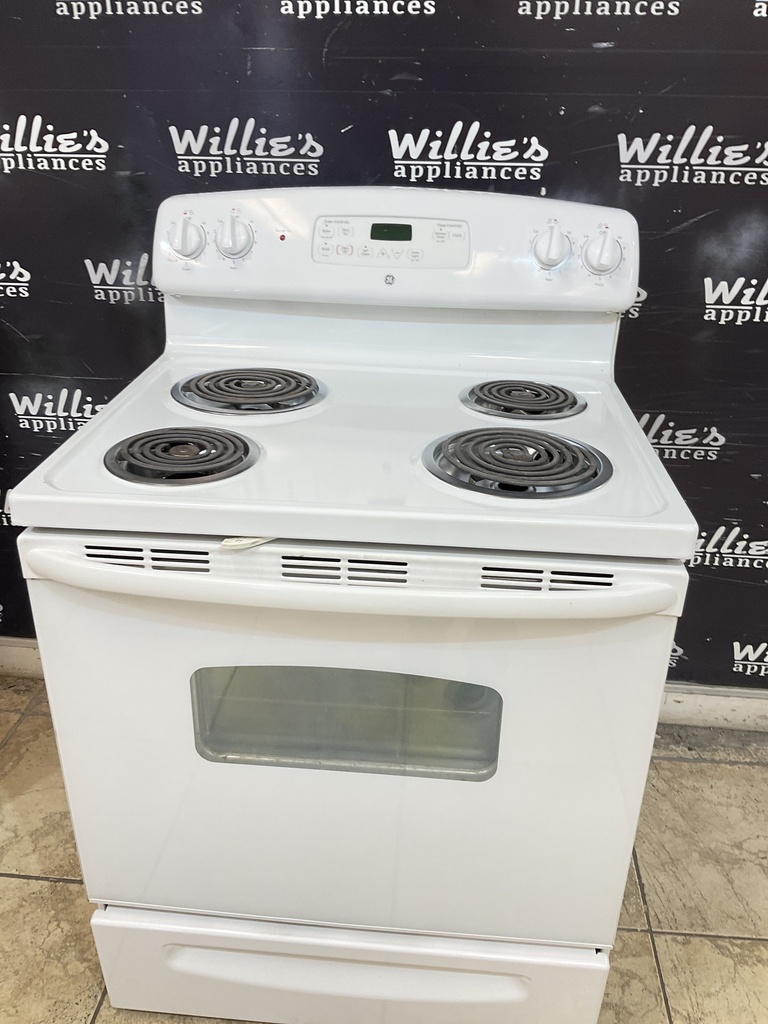 Ge Used Electric Stove 220volts (40/50 AMP) 30inches {3 prong} (White) 