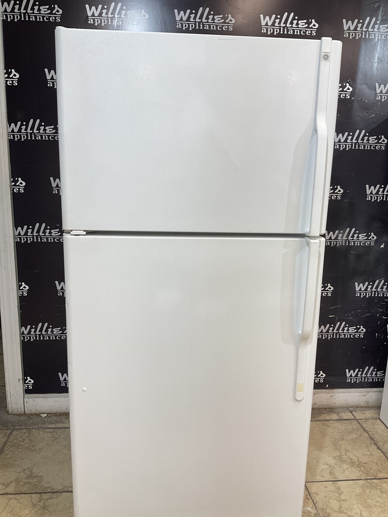 Ge Used Refrigerator Top and Bottom 33x67 (White)
