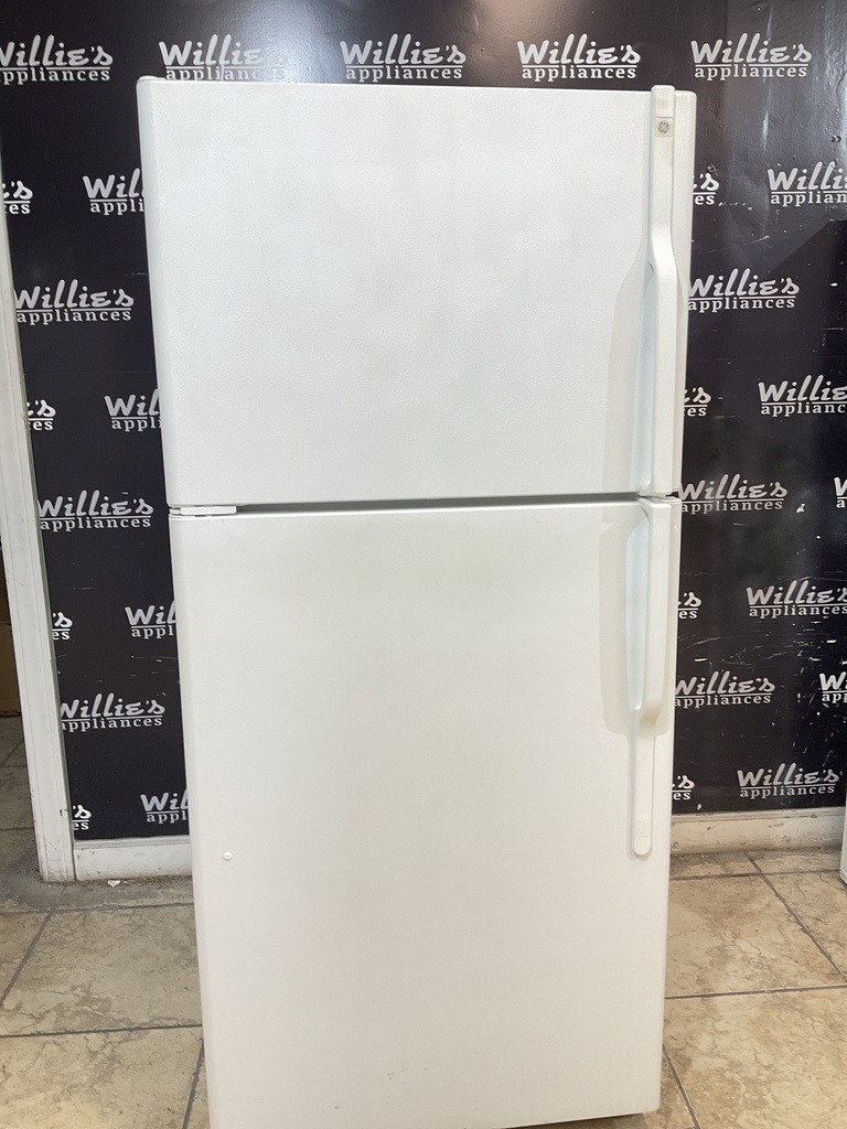 Ge Used Refrigerator Top and Bottom 30x66 1/2” (White) 