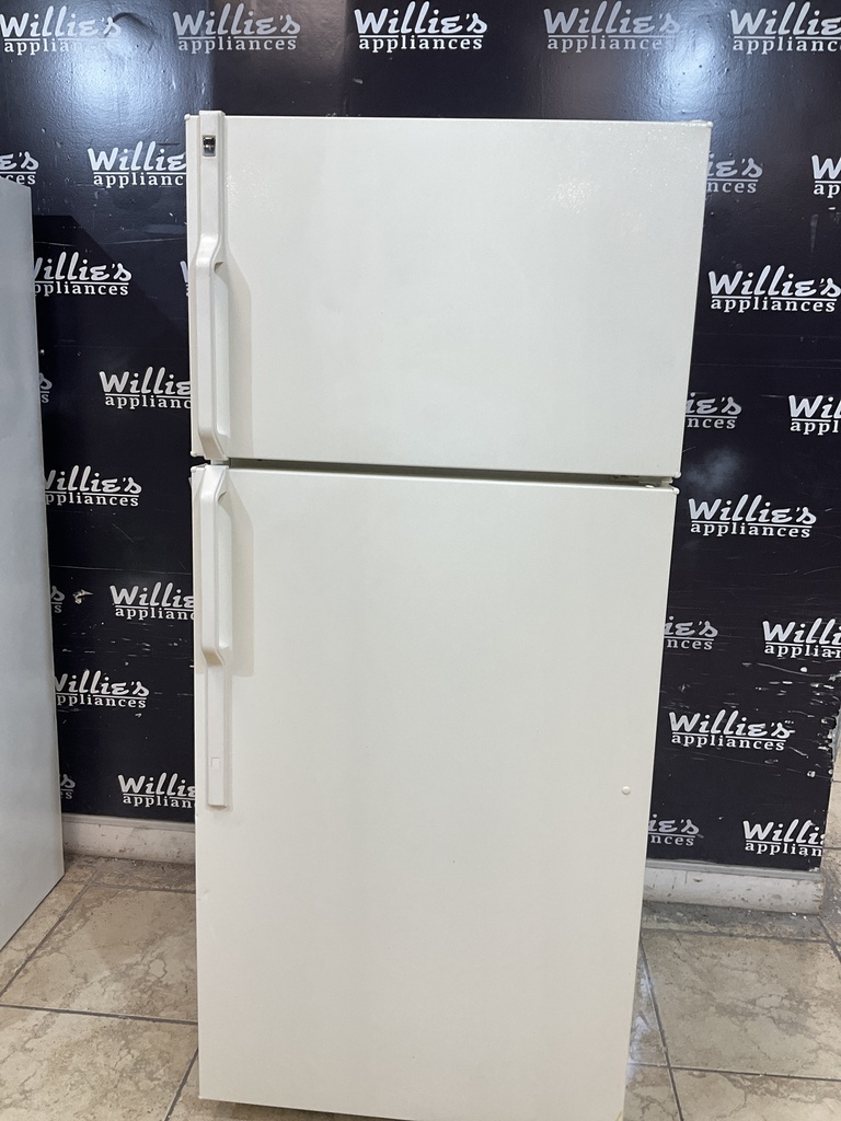 Hotpoint Used Refrigerator Top and Bottom 28x64 1/2” (Bisque) 