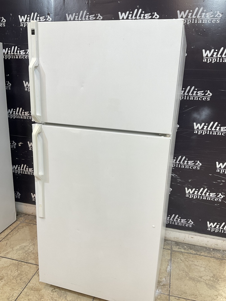 Hotpoint Used Refrigerator Top and Bottom 28x61 1/2” (white) 