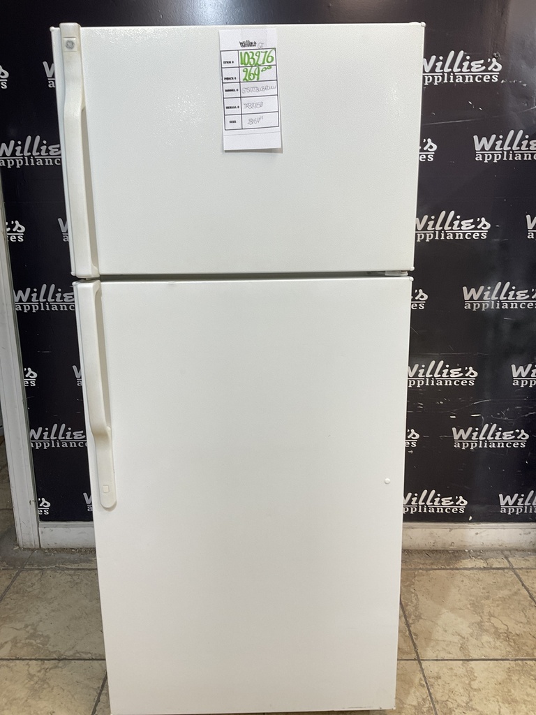 Ge Used Refrigerator Top and Bottom 28x64 1/2” (White)