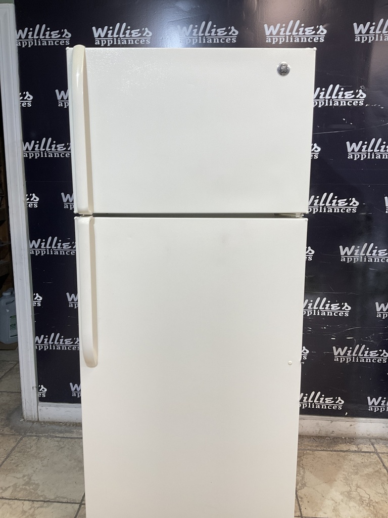 Ge Used Refrigerator Top and 28x67 (Bisque) 
