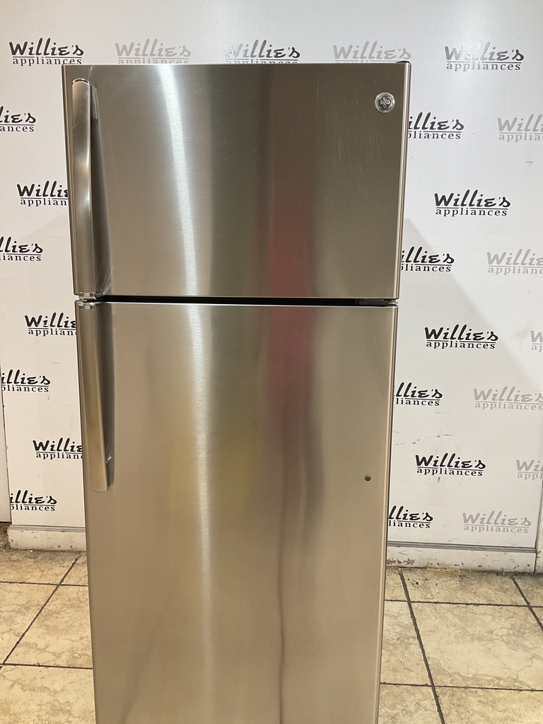 Ge Used Refrigerator Top and Bottom 28x66 1/2” (Stainless Steel) 