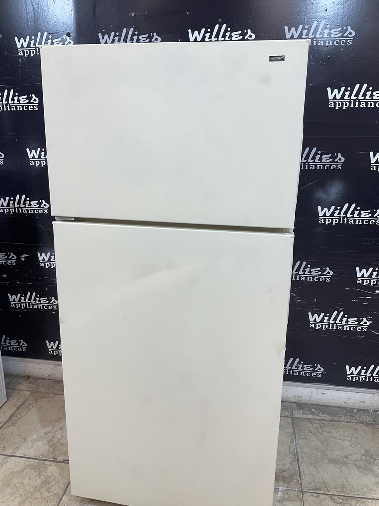 Hotpoint Used Refrigerator Top and Bottom 28x61 1/2” (Bisque) 