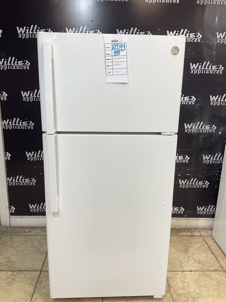 Ge Used Refrigerator Top and Bottom 28x61 1/2” (White) 
