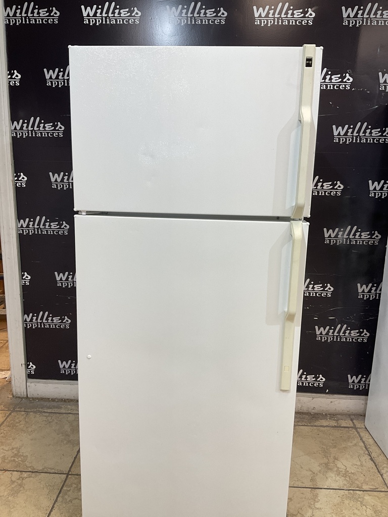 Hotpoint Used Refrigerator Top and Bottom 28x64 1/2” (White) 