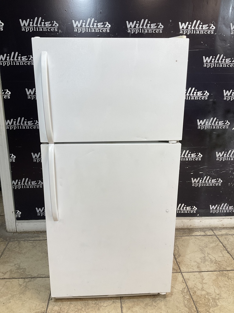 Frigidaire Used Refrigerator Top and Bottom 28x60 (White) 