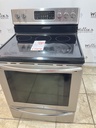 Frigidaire Used Electric Stove 220volts (40/50 AMP) 30inches{3 prong} (Stainless Steel) 