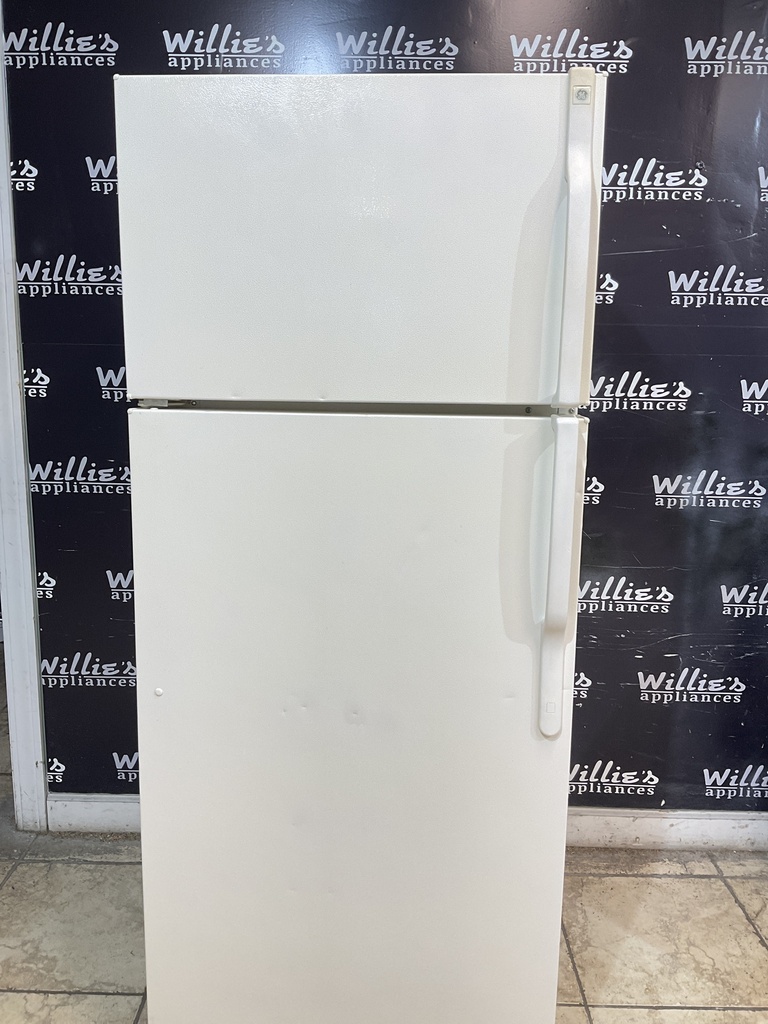 Ge Used Refrigerator Top and Bottom 28x67 1/2”(Bisque)