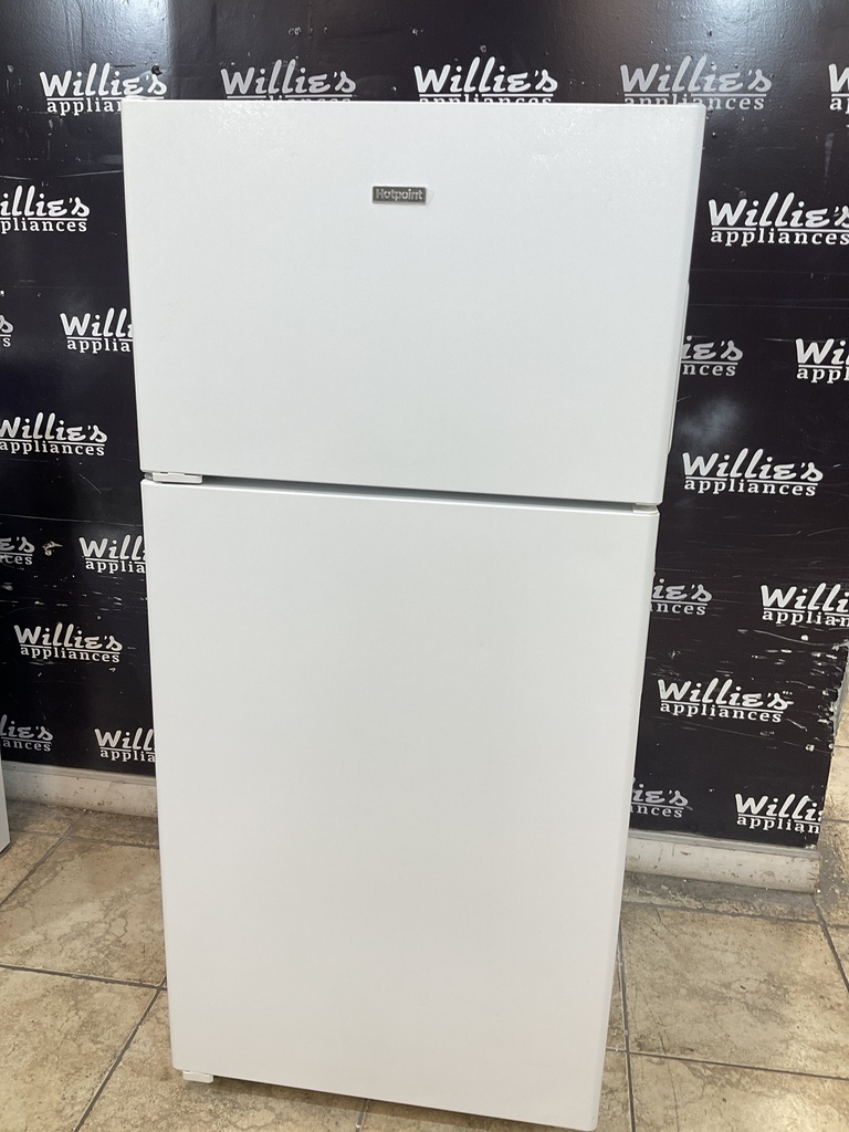 Hotpoint Used Refrigerator Top and Bottom 28x61 1/2” (White) 