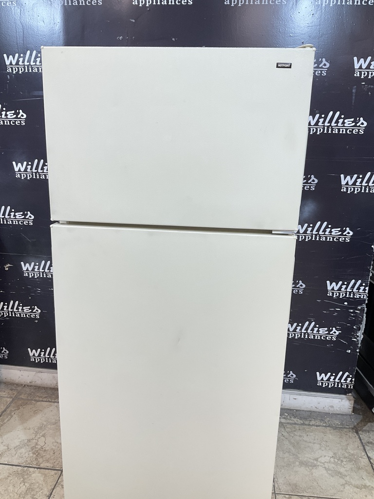 Hotpoint Used Refrigerator Top and Bottom 28x64 1/2” (bisque) 