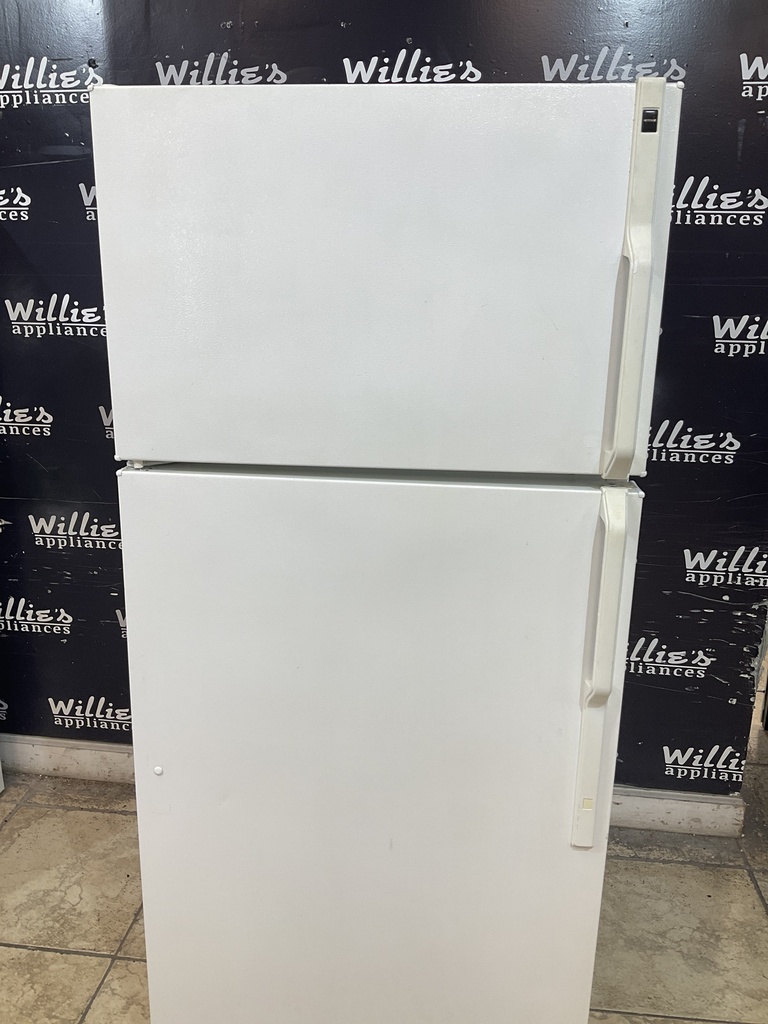 Hotpoint Used Refrigerator Top and Bottom 28x62” (White) 