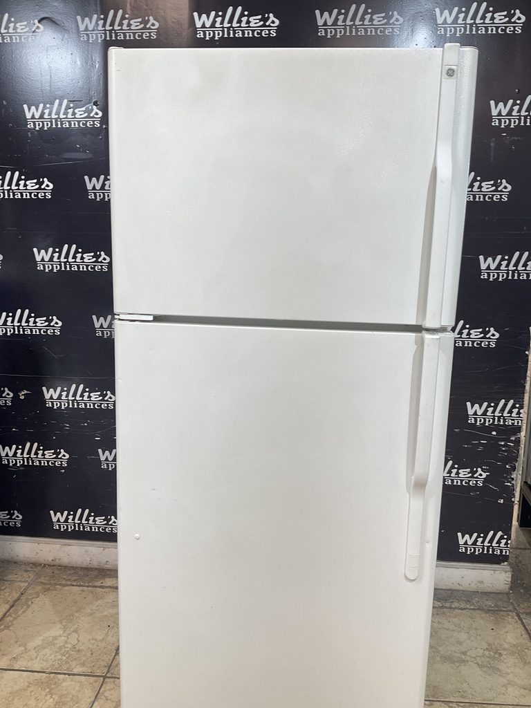Ge Used Refrigerator Top and Bottom 30x66 1/2” (white) 