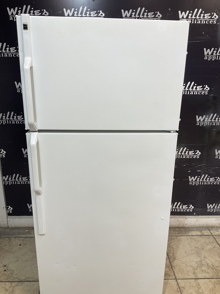 Hotpoint Used Refrigerator Top and Bottom 28x61 1/2” (White) 