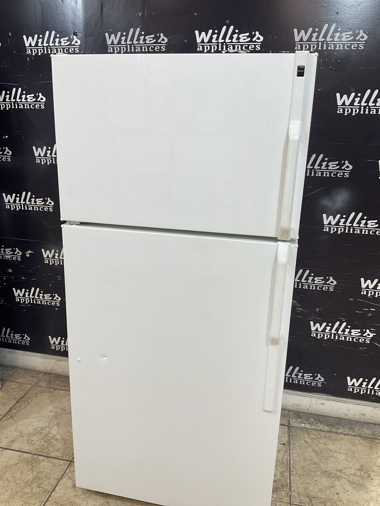 Hotpoint Used Refrigerator Top and Bottom 28x61  1/2” (White) 