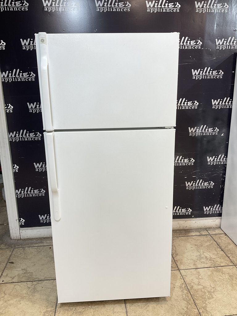 Ge Used Refrigerator Top and Bottom 28” x 64 1/2” (white) 