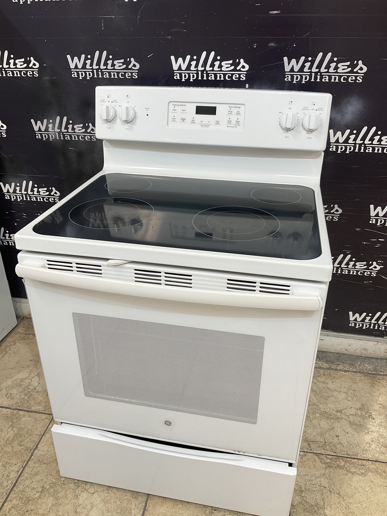 Ge Used Electric Stove 220volts (40/50 AMP) 30inches {no cord} (White) 