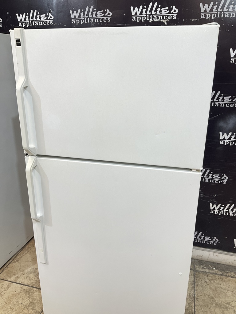 Hotpoint Used Refrigerator Top and Bottom 28x61 1/2” (White) 