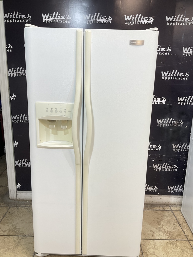 Frigidaire Used Refrigerator Side by Side 34x69 (White) 