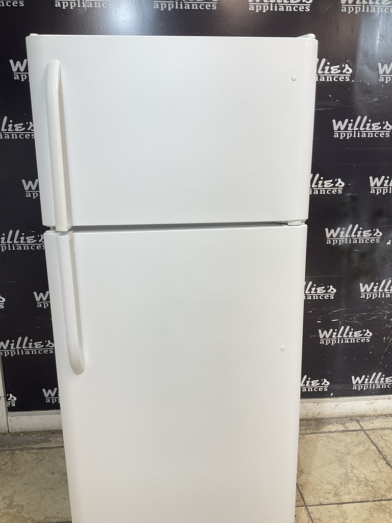 Frigidaire Used Refrigerator Top and Bottom 30x66 (White) 