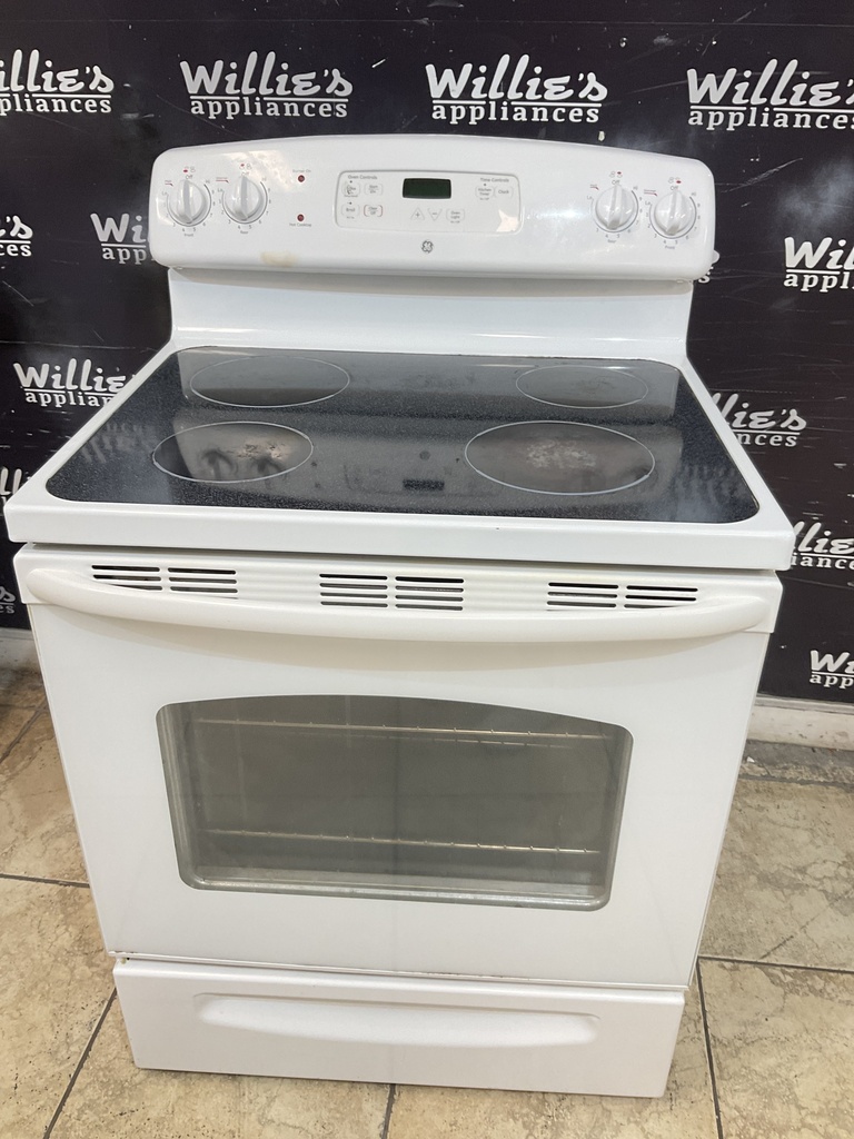 Ge Used Electric Stove 220volts (40/50 AMP) 30inches {3 prong} (White) 