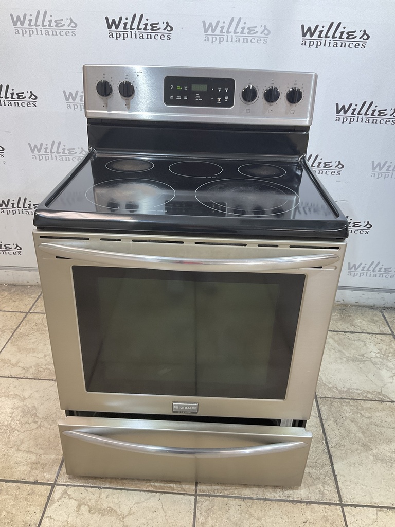 Frigidaire Used Electric Stove 220volts (40/50 AMP) 30inches {no cord} (Stainless steel) 