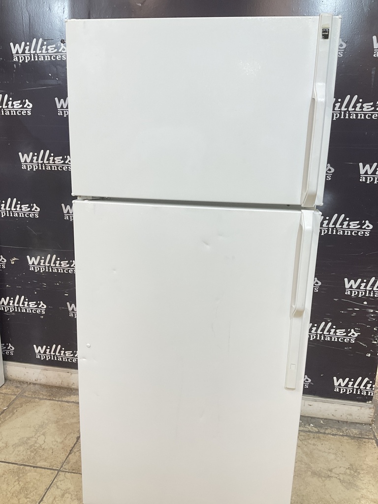 Hotpoint Used Refrigerator Top and Bottom 28x64 1/2” (White) 